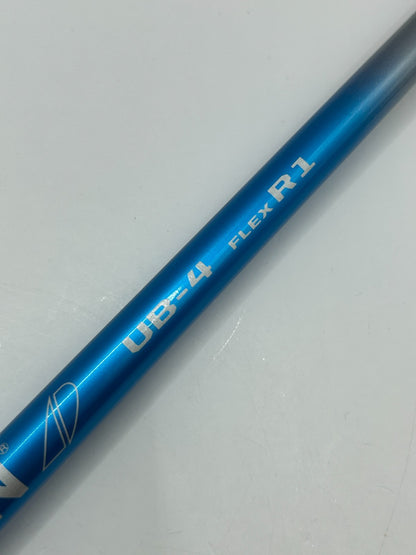 Graphite Design TOUR AD UB 4 R1 Driver Shaft 43.5 in No adapter No grip *24551