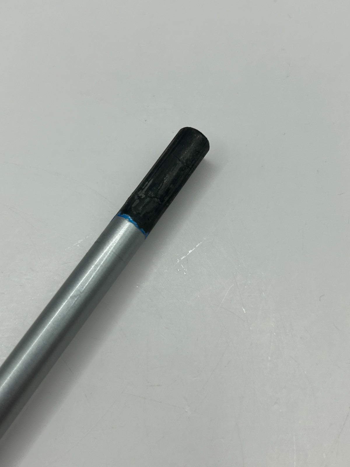 Graphite Design TOUR AD UB 4 R1 Driver Shaft 43.5 in No adapter No grip *245512