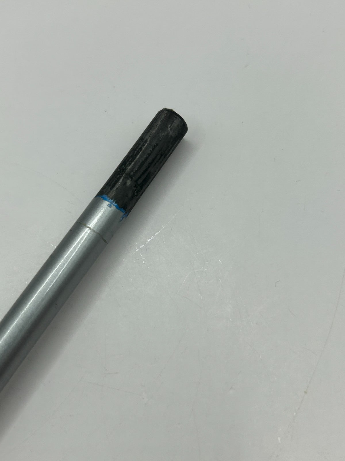 Graphite Design TOUR AD UB 4 R1 Driver Shaft 43.5 in No adapter No grip *245511