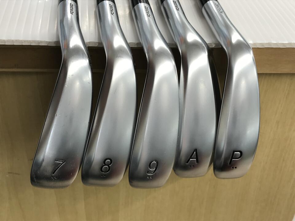 PRGR 04 Iron Set 5pc (7-AW) MCI for PRGR (04 IRON) Flex SR (Pre-owned)