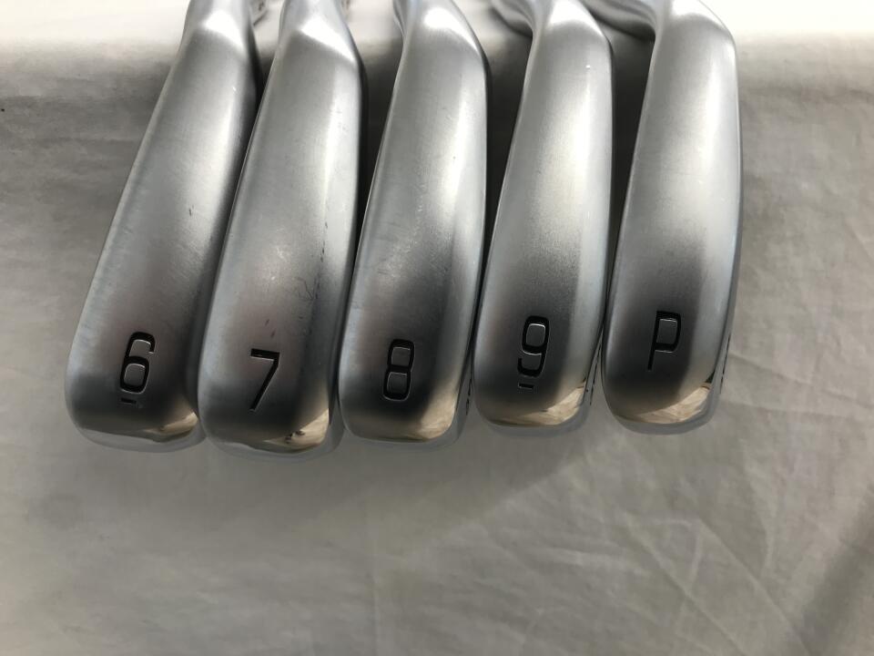 MIZUNO JPX 925 HOT METAL Iron Set 5pc (6-PW) MCI 60 (Reshafted) Flex R (Pre-owned)