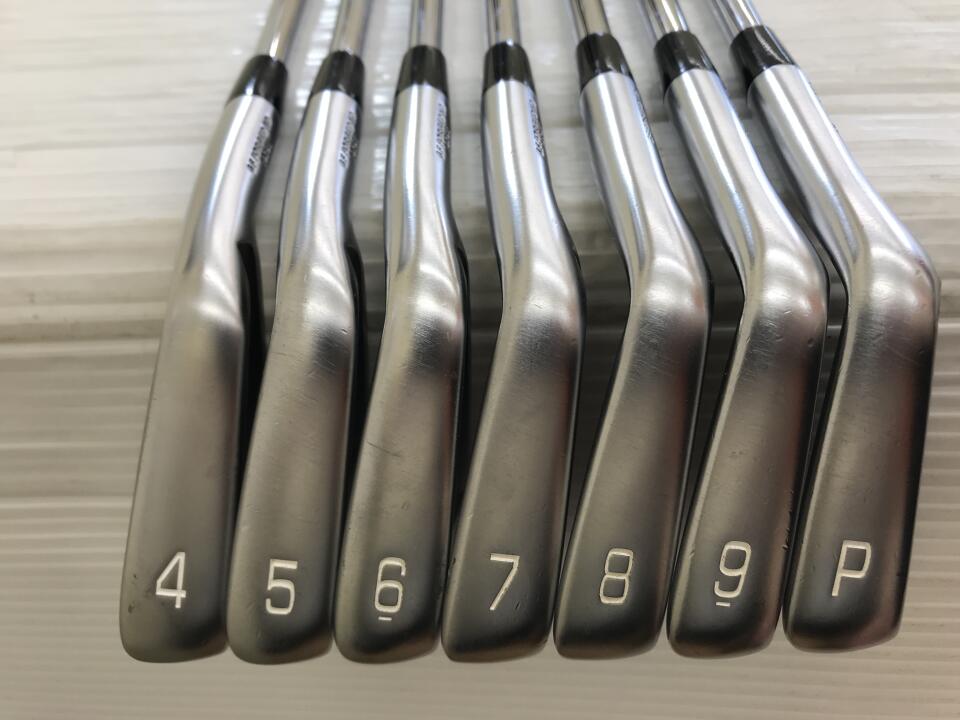 MIZUNO JPX 923 TOUR Iron Set 7pc (4-PW) Dynamic Gold 120 Flex S200 (Pre-owned)