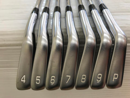 MIZUNO JPX 923 TOUR Iron Set 7pc (4-PW) Dynamic Gold 120 Flex S200 (Pre-owned)