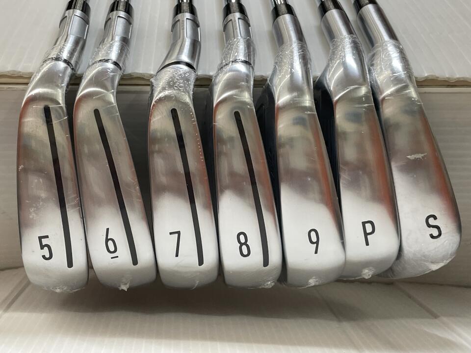 TaylorMade Qi Iron Set 7pc (5-SW) N.S.PRO 910GH Flex S Left-Handed (Pre-owned)