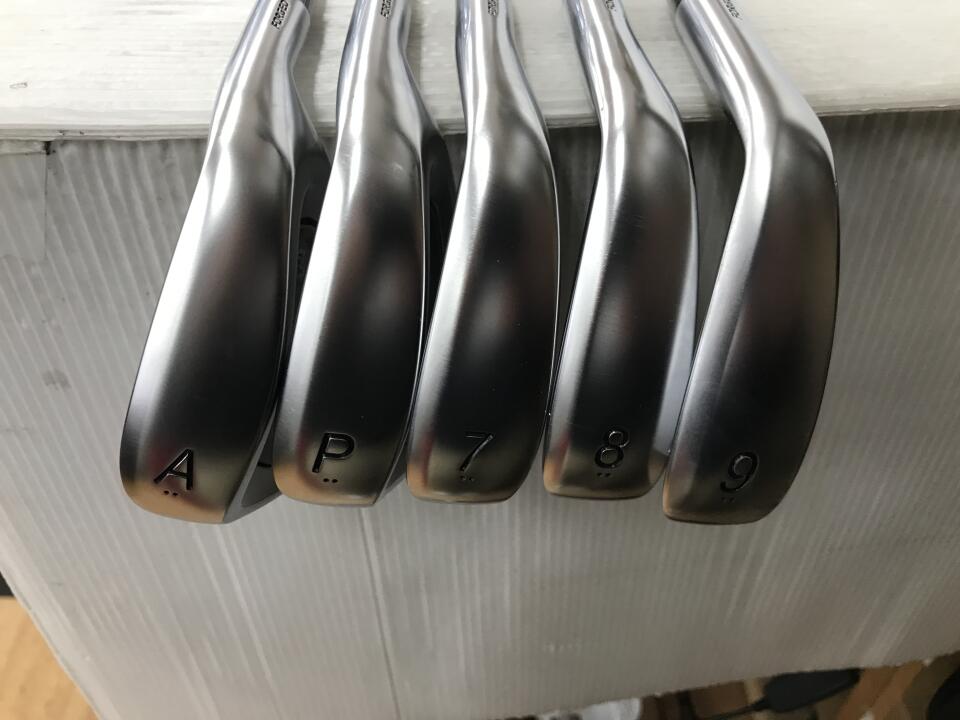 PRGR 04 Iron Set 5pc (7-AW) Spec Steel 3 Ver.2 Flex S (Pre-owned)